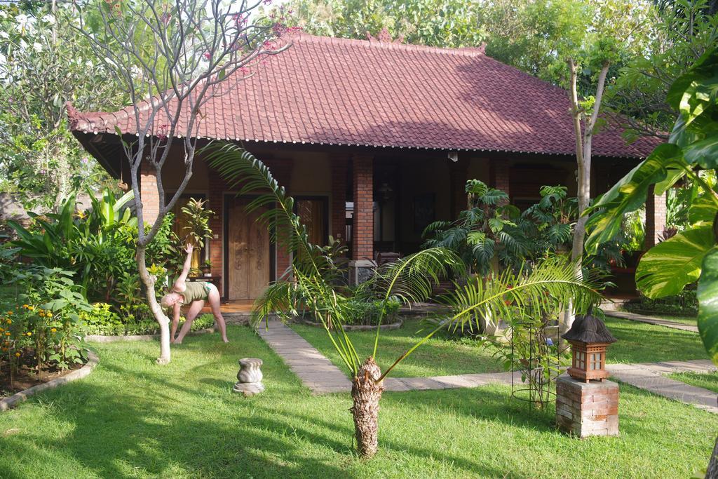 Tirta Sari Bungalow Hotell Pemuteran Exteriör bild